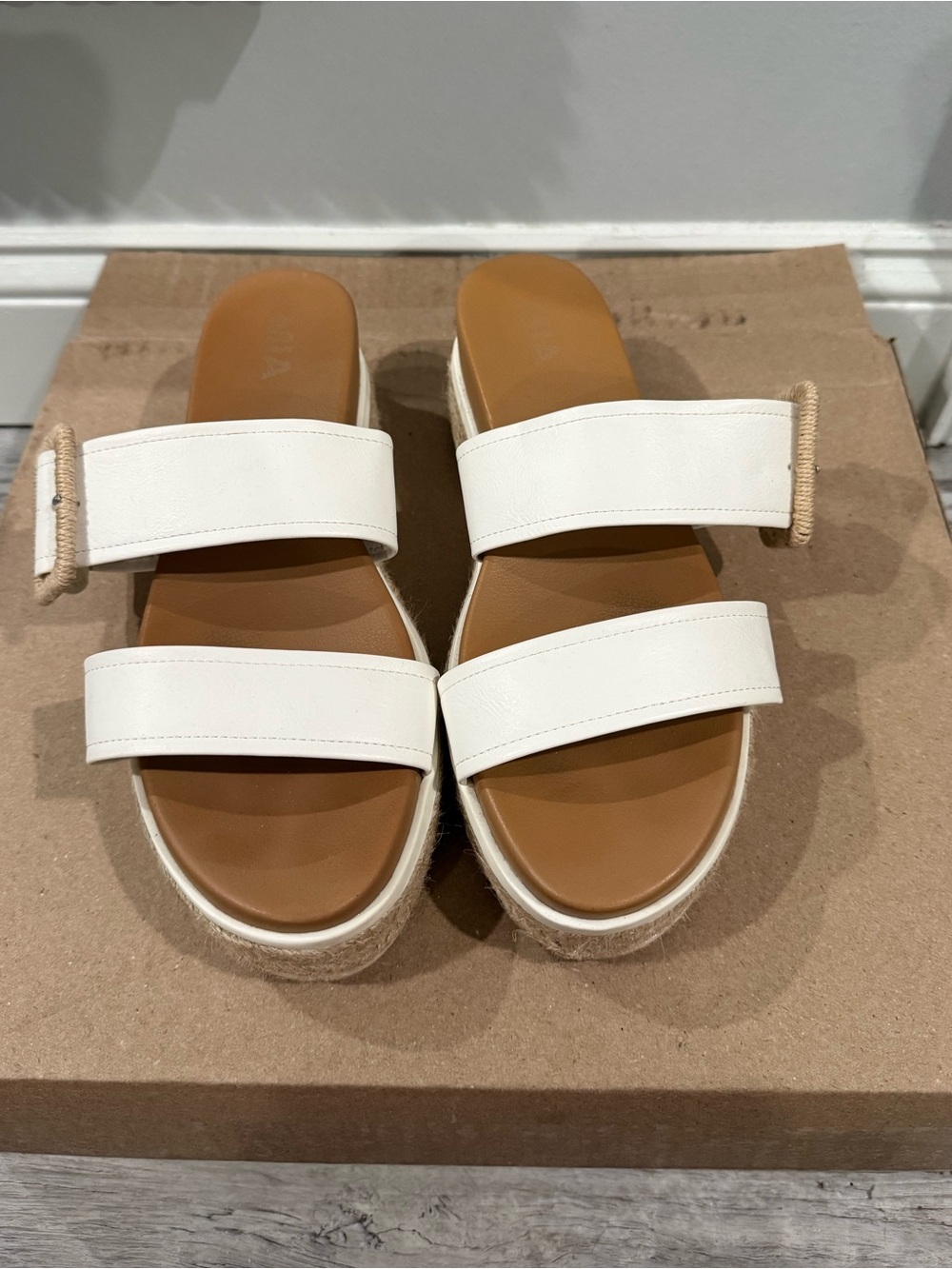 Mia Kenzy White Espadrille Platform Sandals with Natural Rope Buckle Size 9